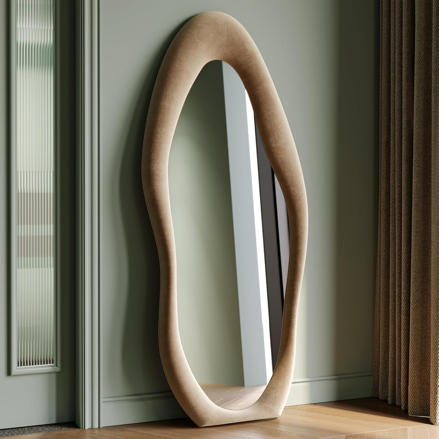 4 Decorative Wall Mirrors That Actually Make Your Space Look Better