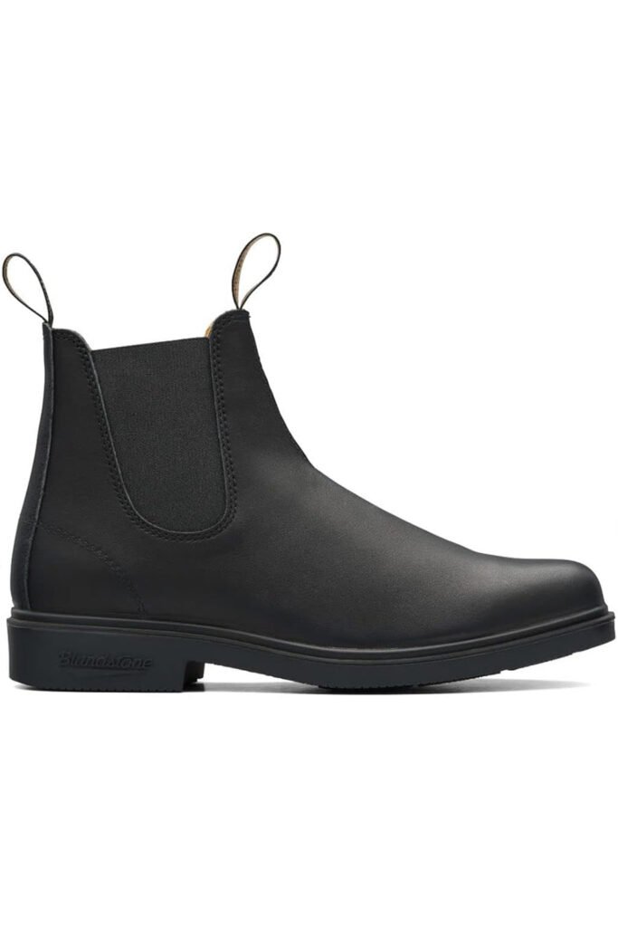 Black leather Blundstone 1309 Chelsea boot with elastic side panels and pull tabs, shot on white background.