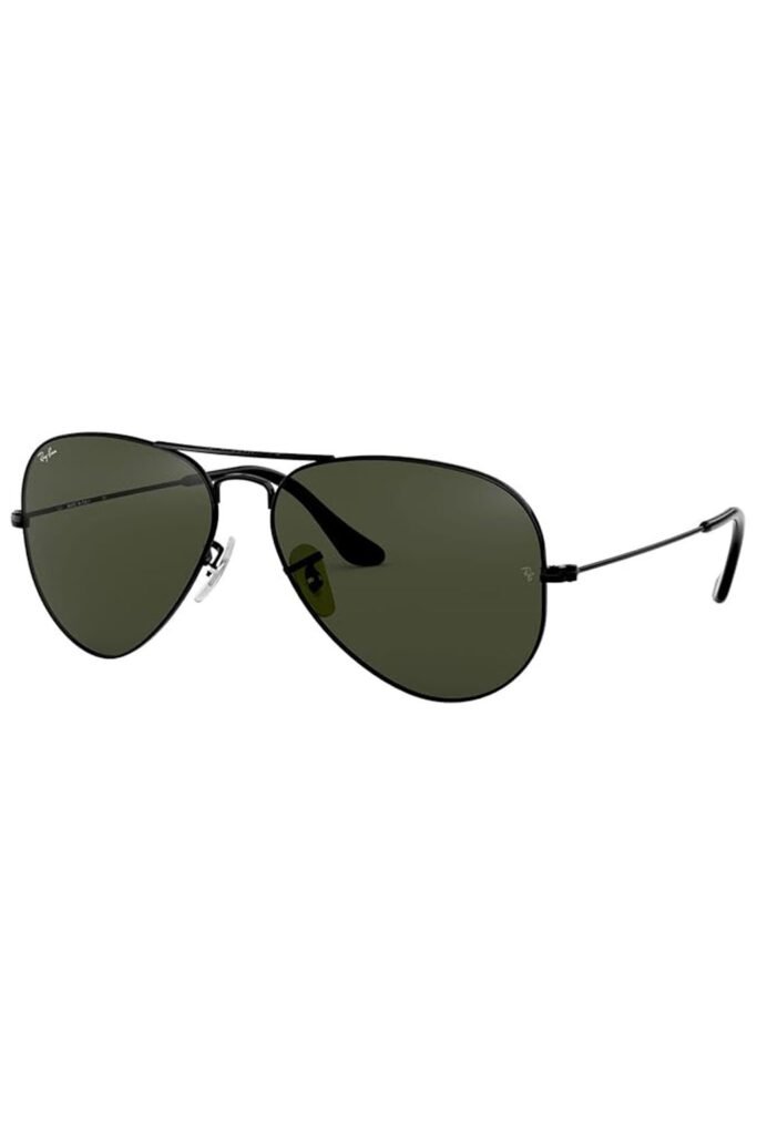 Classic Ray-Ban Aviator sunglasses with black metal frame and dark green lenses on white background.